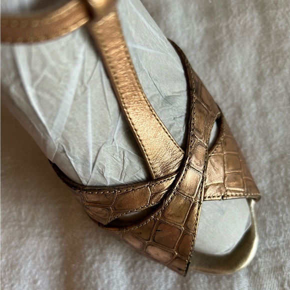 Comme Il Faut, 37 Copper embossed leather T-strap butterfly toe 3.5” heel. - Picture 2 of 4